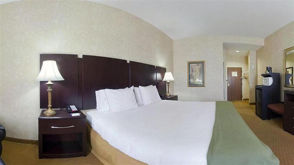Holiday Inn Express Prince Frederick By Ihg Dış mekan fotoğraf