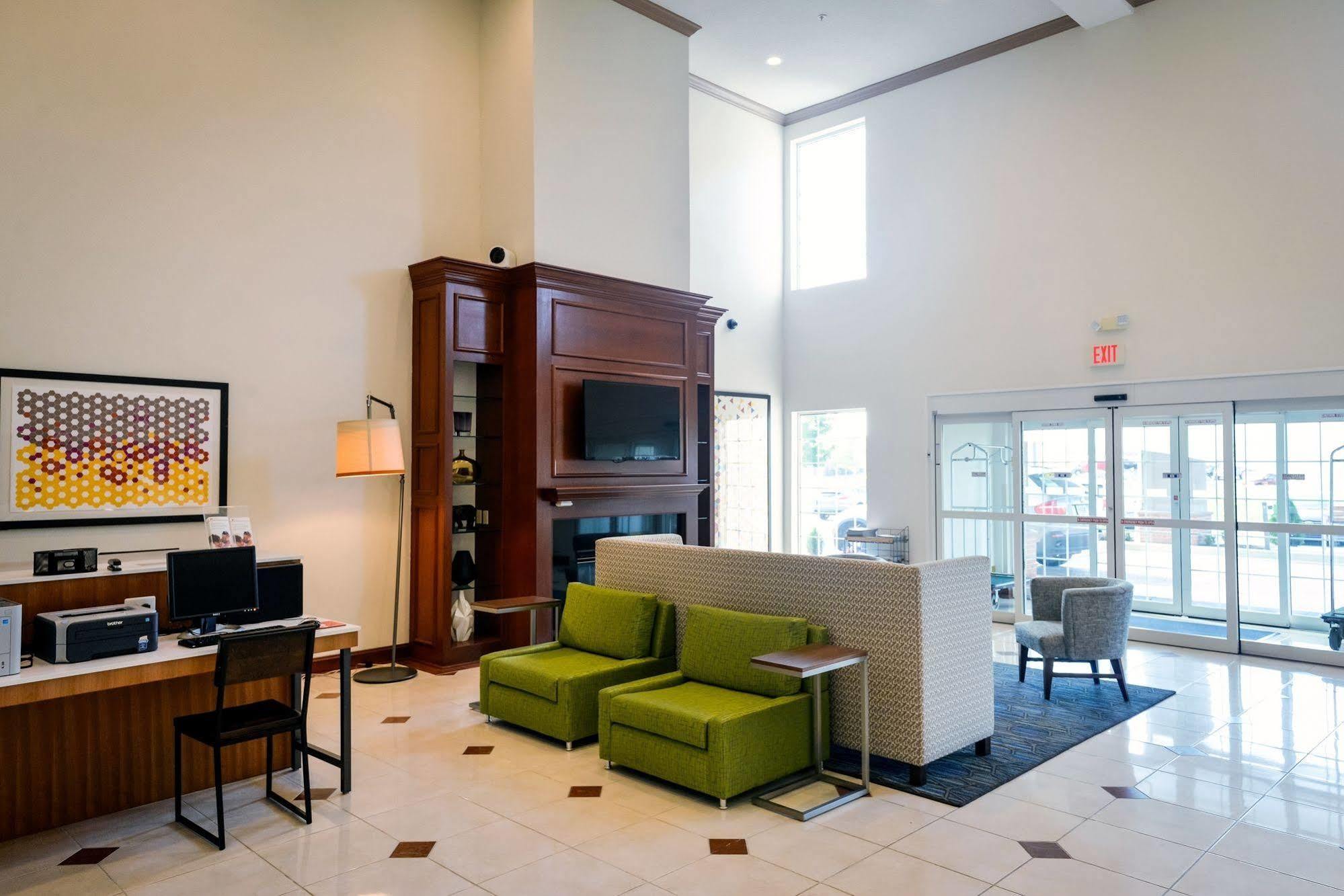 Holiday Inn Express Prince Frederick By Ihg Dış mekan fotoğraf