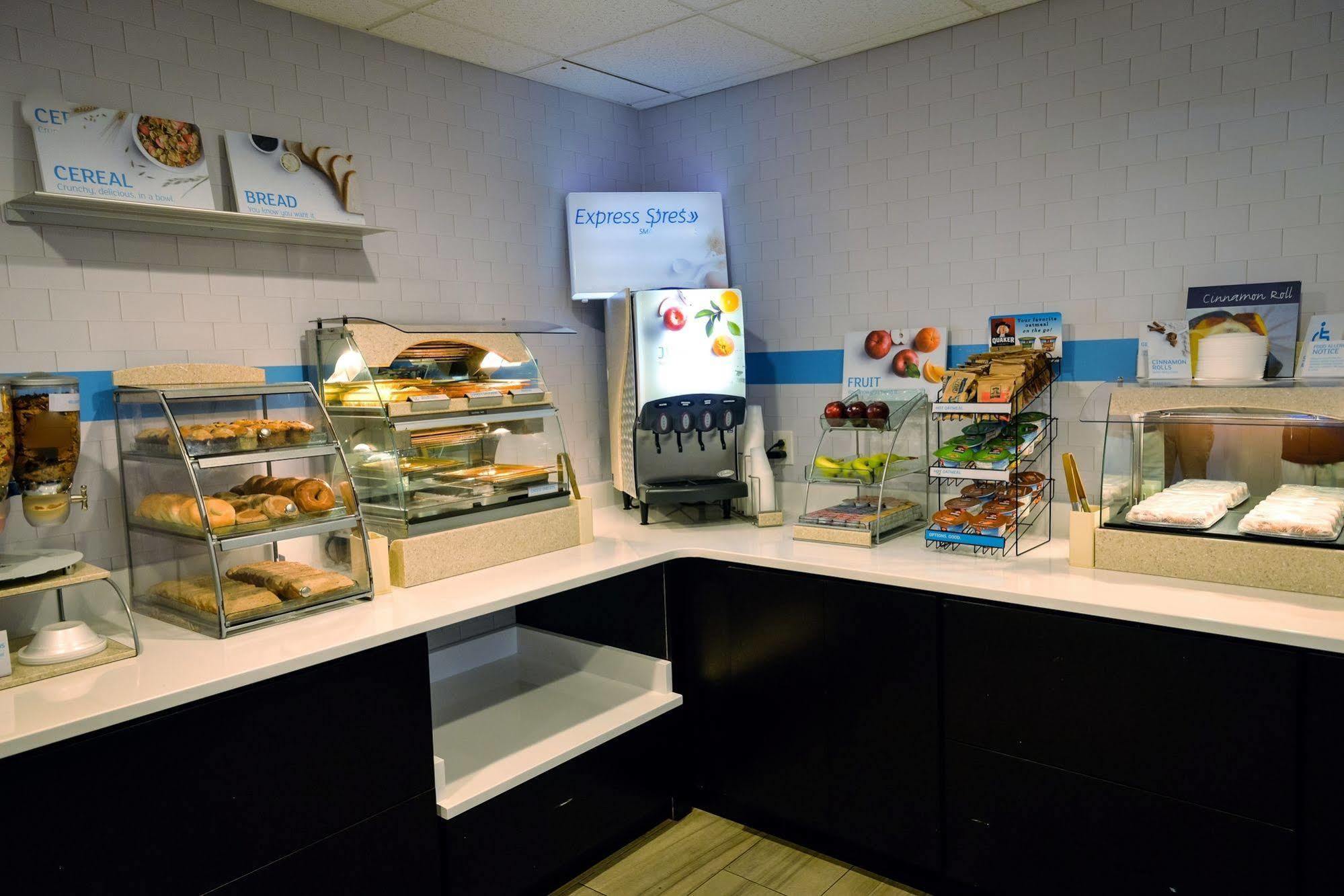 Holiday Inn Express Prince Frederick By Ihg Dış mekan fotoğraf