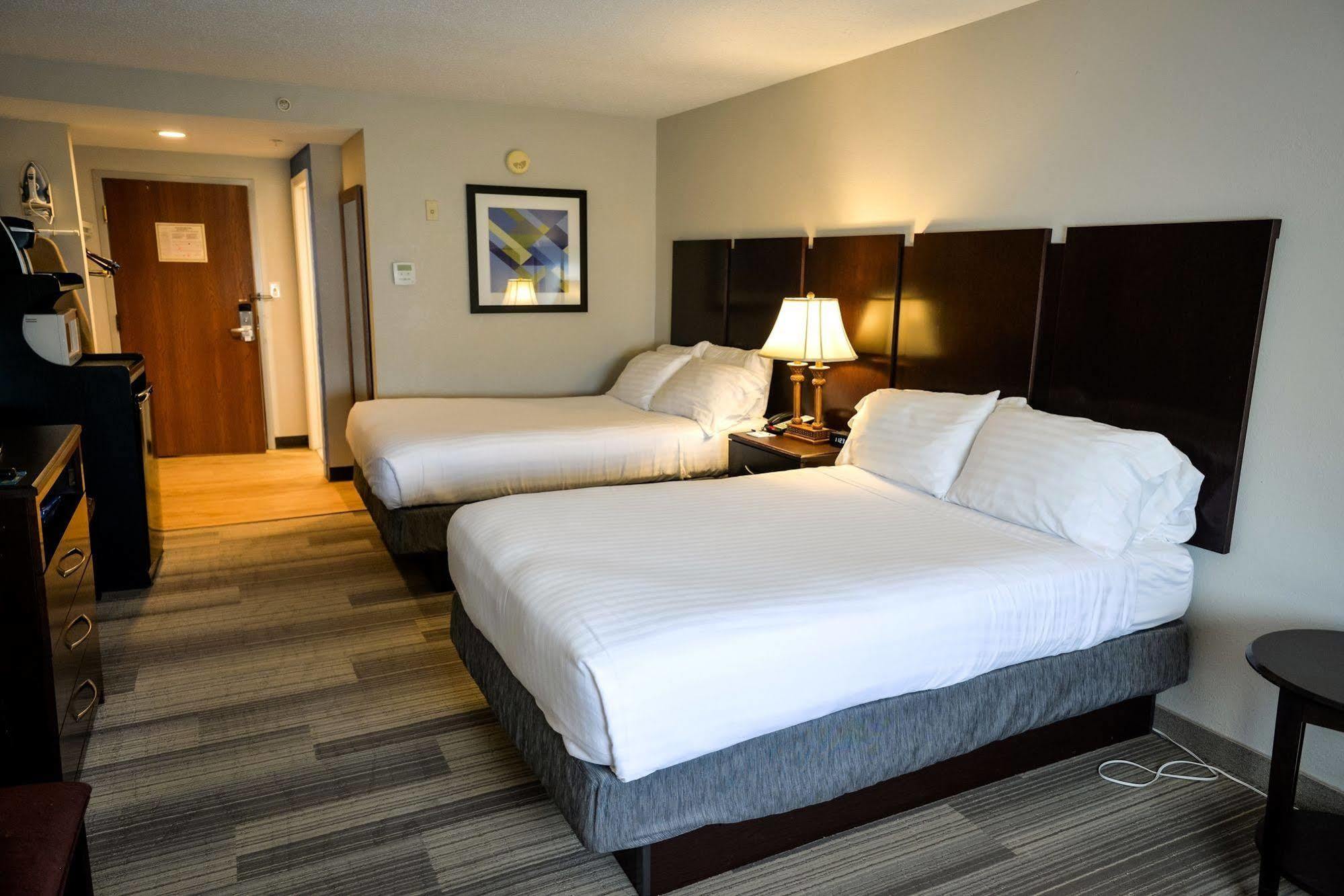 Holiday Inn Express Prince Frederick By Ihg Dış mekan fotoğraf